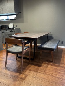 富山　家具　ミヤモト家具　ダイニングテーブル