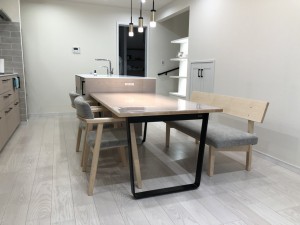 富山　家具　ダイニングテーブル　アイアン脚　オシャレ